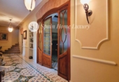 586m² building for sale in Játiva photo