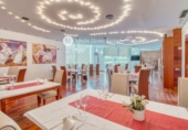 2000m² hotel for sale in Alcira photo