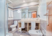 2000m² hotel for sale in Alcira photo