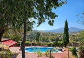 1200m² hotel for sale in Guaro photo