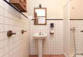 1200m² hotel for sale in Guaro photo