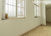 Local comercial en venta en Madrid, en la zona de Recoletos foto