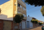 Local comercial en venta con 1035m² en Quintanar de la Orden foto