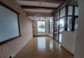 138m² commercial premises for sale in Toledo photo