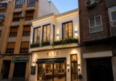 275m² building for sale in Alicante, Calle Nueve de Octubre photo