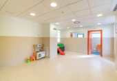 214m² locaux commerciaux pour vente à Pampelune, dans le quartier de Ezkaba, Calle Inge Morath photo