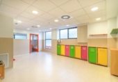 214m² locaux commerciaux pour vente à Pampelune, dans le quartier de Ezkaba, Calle Inge Morath photo