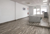 98m² commercial premises for sale in Montbrió del Camp, Carrer de la Vilanova photo