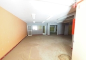 Local comercial en venta con 417m² en Rubí, Carrer de Milà i Fontanals foto