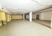 Local comercial en venta con 417m² en Rubí, Carrer de Milà i Fontanals foto