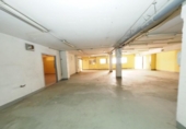 Local comercial en venta con 417m² en Rubí, Carrer de Milà i Fontanals foto