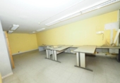 Local comercial en venta con 417m² en Rubí, Carrer de Milà i Fontanals foto