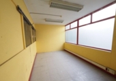 Local comercial en venta con 417m² en Rubí, Carrer de Milà i Fontanals foto