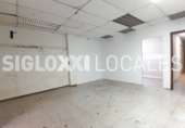 Local comercial en alquiler con 140m² en Barcelona, en la zona de el Poble-sec, Carrer de la Creu dels Molers foto
