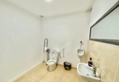 332m² commercial premises for sale in Torrevieja, Calle Concordia photo