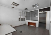Local comercial
en venda
amb 280m² a Vitòria, a la zona de Aranbizkarra, Calle Palencia foto