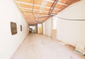 110m² commercial premises for sale in Sabadell, Carrer de Bujaruelo photo