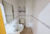 Local comercial en venta con 100m² en Torrevieja foto