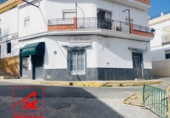 Local comercial en venta con 82m² en Las Cabezas de San Juan foto